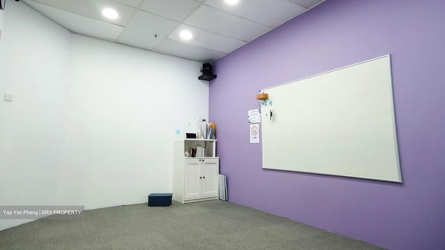 Parkway Centre (D15), Office #558928571